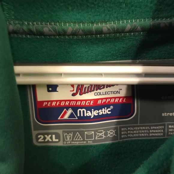 Men’s brand new w/o tags Celtics sweatshirt - Picture 3 of 3